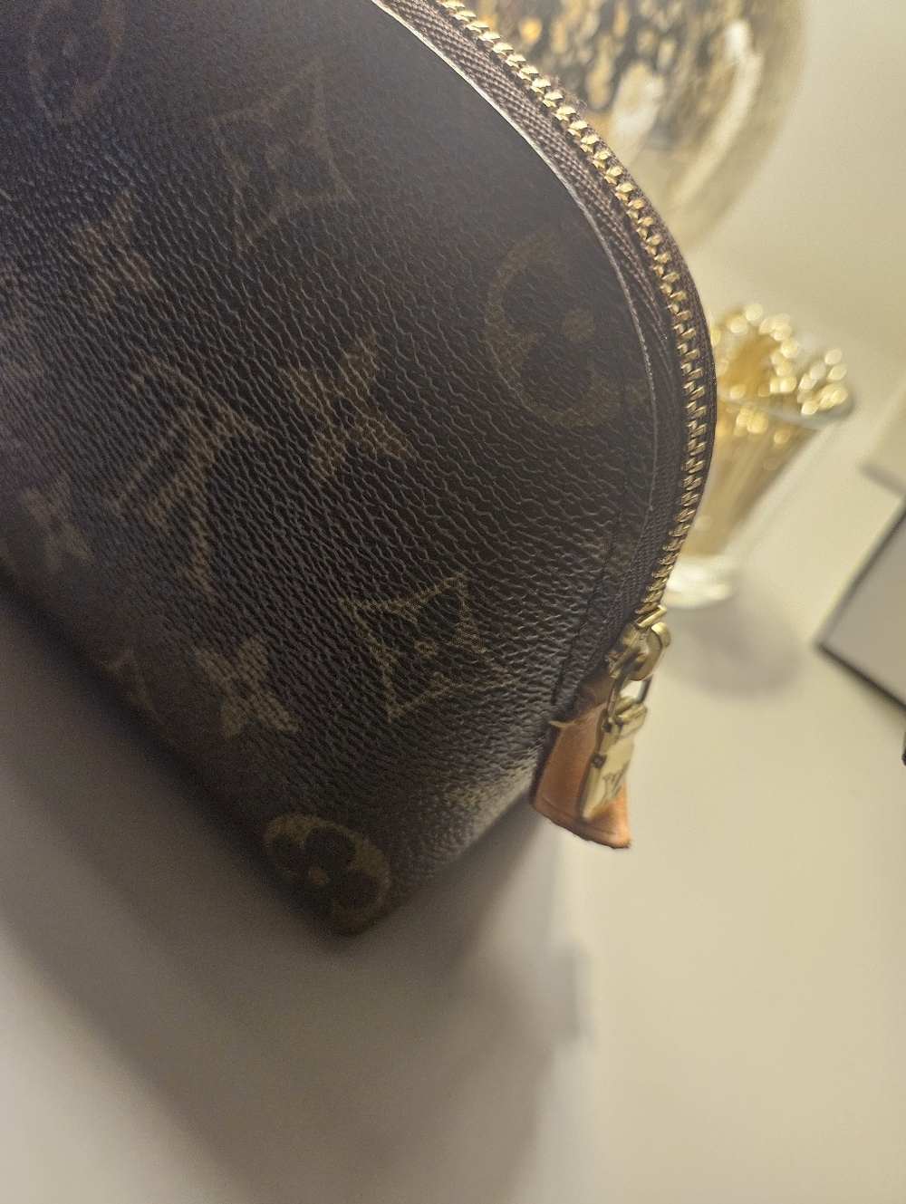 Louis Vuitton Monogram Cosmetic Pouch - PM - Picture 3 of 13